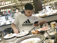 -钱小奴海鲜自助黑金店(杭州滨江龙湖店)