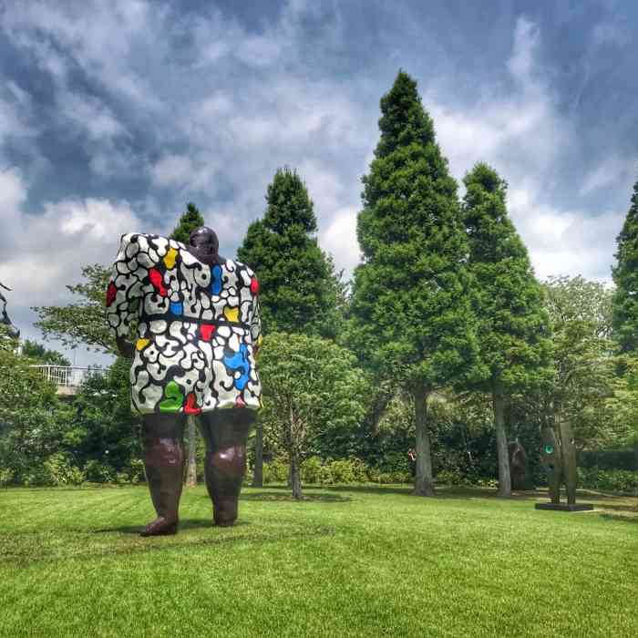 雕刻之森美术馆-"当艺术和大自然融一体,蓝天白云与远山相互.