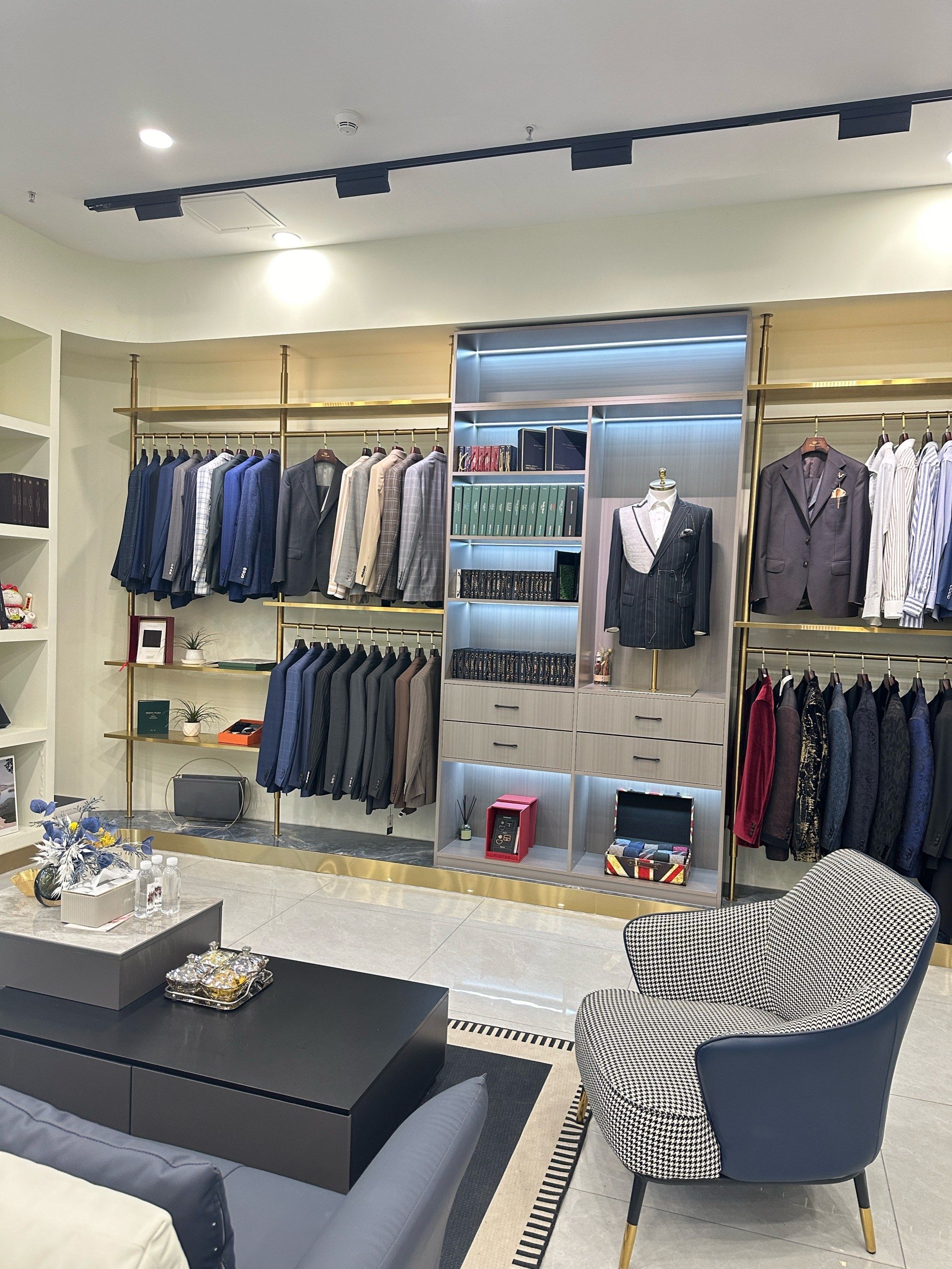 婚期要到了,求推荐天津西装定制店,预算不是很高,在5k左右!