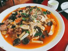 -南渝食府.墨脱石锅松茸鸡
