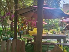 -月亮眼花园餐厅书吧酒吧