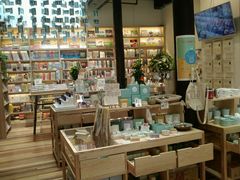 -猫的天空之城概念书店(杭州南宋御街店)