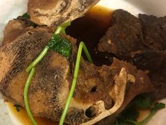 香辣牛骨汤面-贡梅老面馆·蟹粉面·无锡特色小吃(南长街主推店)