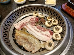 -草家酱蟹炭火烤肉店(珲春南路一店)