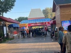 -布尔津河堤夜市