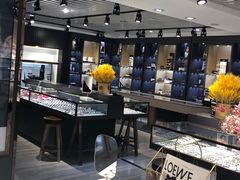 -宏宇眼镜蔡司依视路折扣店(兆佳眼镜城店)