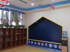 -龅牙兔儿童情商乐园(裕华旗舰店)