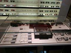 -LensCrafters亮视点(东方新天地店)