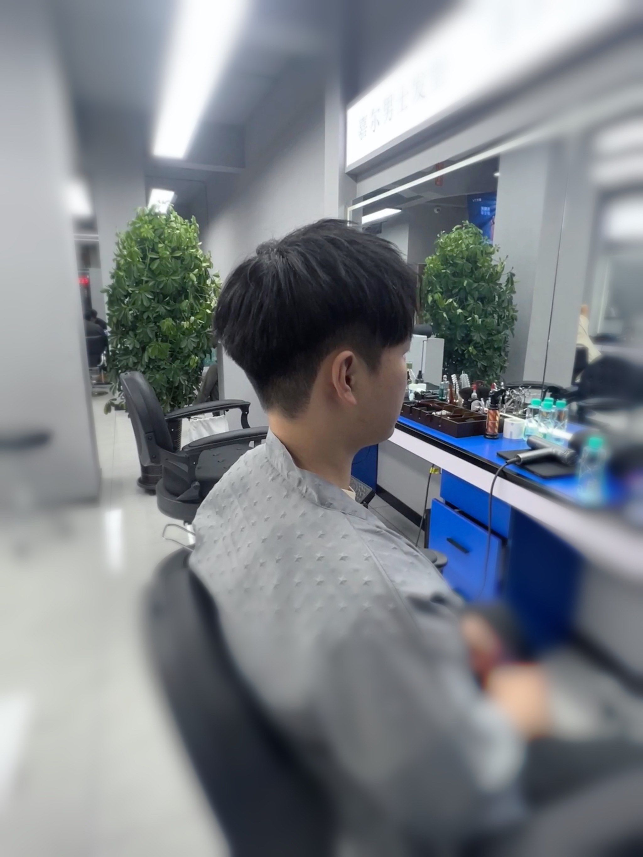 男生简洁发型