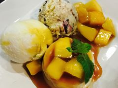 -莓园冰淇淋店