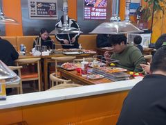 -哈尔滨小酒馆·鲜肉现穿自助烧烤(康新花园店)