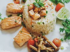 三文鱼炒饭-Chom Cafe and Restaurant