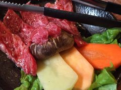 -炼火烤肉店