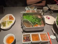 -左庭右院鲜牛肉火锅黑金店(陆家嘴中心店)
