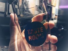 -TASTE ROOM Bar
