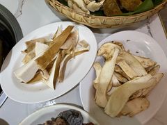 -原林野山菌火锅·炒菌(关上野生菌一条街店)