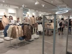 -H&M(鹏欣水游城店)