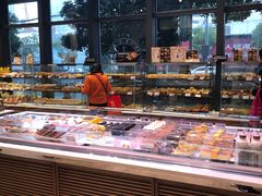 面包甜点陈列柜-巴黎贝甜(常德路店)