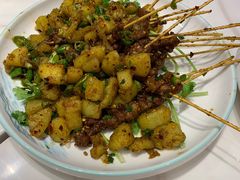 香辣孜然牛肉串-犇逸·乐山跷脚牛肉·四川现炒(览海店)