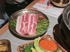 -草家酱蟹炭火烤肉店(珲春南路一店)