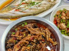 -丹水桥地锅鱼·翘嘴鲌·地方特色全鱼宴(丹江口大坝店)