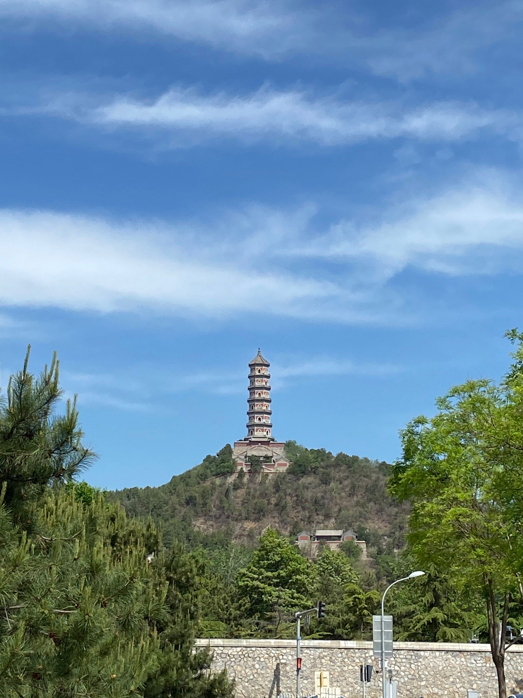 玉泉山脚下的谧静公园