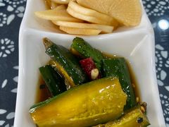 秘制爽口小菜-八两八金·莱芜特色炒鸡(漳浦路店)