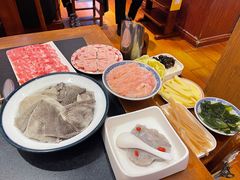 -沸炉重庆老火锅(军事博物馆店)