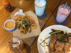 -ROAST coffee & eatery