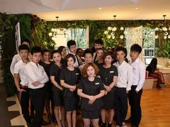 -贺加贝化妆美甲培训学校