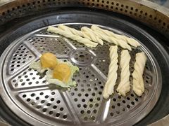 -粘豆包柴火铁锅炖