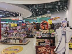 -卡通派潮品玩具折扣仓(青岛新城吾悦广场店)