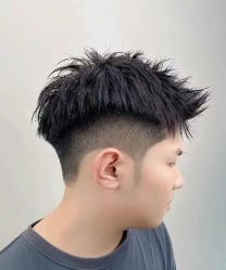 -一東造型烫发染发