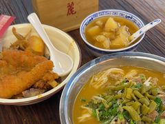 -丽丽三鲜螺蛳粉(田林路店)