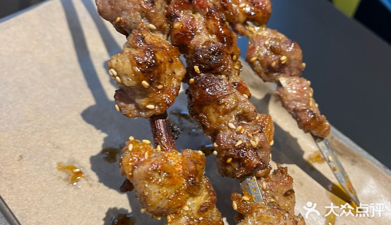 一人食新疆菜，这家羊肉串可真好吃