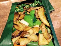 菌临天下-云海肴·汽锅鸡·云南菜(天津国金汇店)