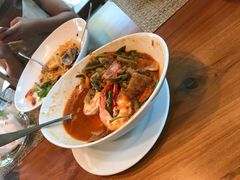 -Chom Cafe and Restaurant