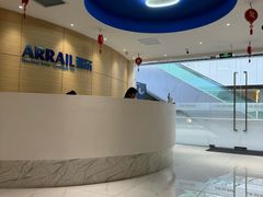 -瑞尔齿科(上海长风大悦城店)