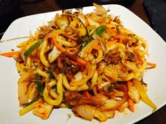 泡菜炒乌冬面-嗨寿司 无国界料理