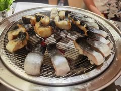 -围炉肉舍•炭烤活鳗•丹东海鲜烤肉(步行街店)