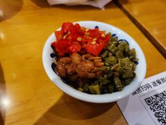 -霸蛮湖南菜·牛肉粉(荣京西街店)