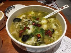 -渝是乎酸菜鱼(龙旗购物中心店)