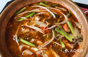 Sour Cabbage Pork Pancake Bridge Rice Noodles