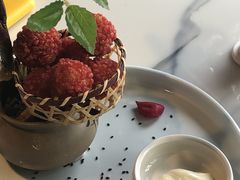 杨梅鳕鱼球-柳莺湖上·湖景餐厅·江南菜(西湖店)