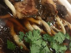 牛肉面-清真吴记门钉肉饼·喜多利