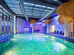 -上海滴水湖皇冠假日酒店