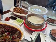 -梅利汴京烤鸭•开封豫菜地标店(东大街店)