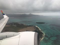 -西沃古尔·拉姆古兰爵士国际机场