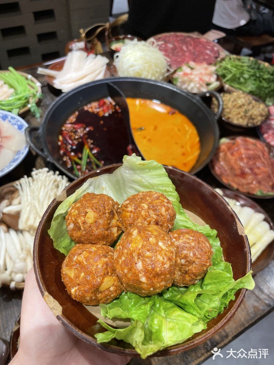 冯校长老火锅，深夜美食的温柔乡