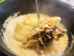 -鲜入围煮花胶鸡海鲜火锅